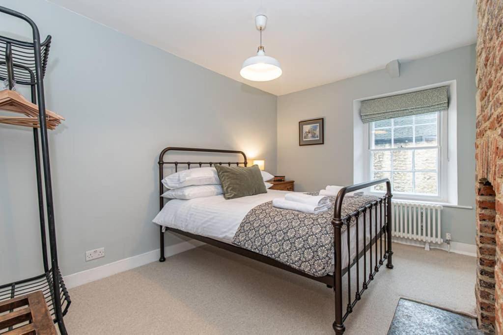 Oxfordshire Living - The Bowler Hat Cottage - 우드스톡 외부 사진