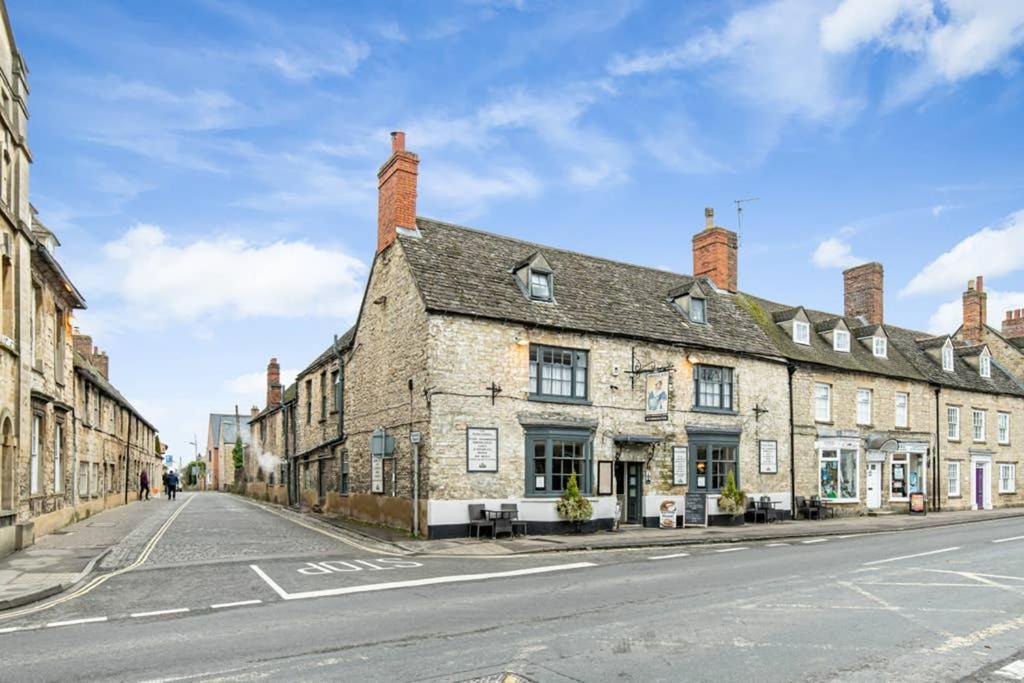 Oxfordshire Living - The Bowler Hat Cottage - 우드스톡 외부 사진