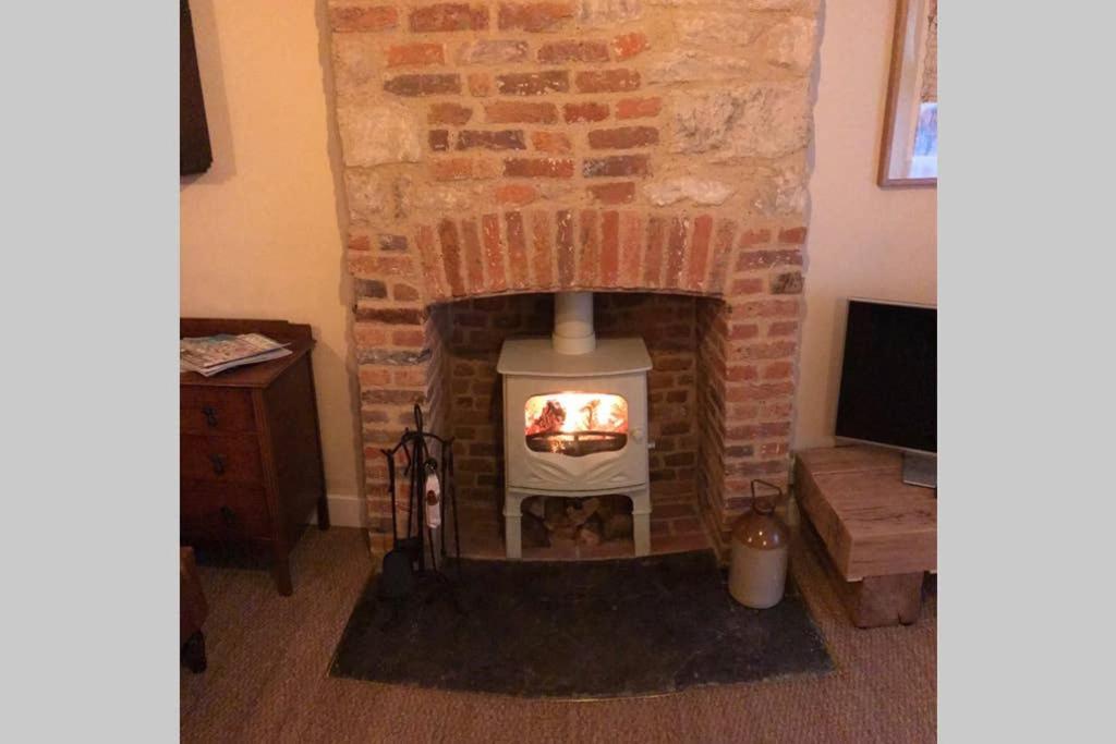 Oxfordshire Living - The Bowler Hat Cottage - 우드스톡 외부 사진