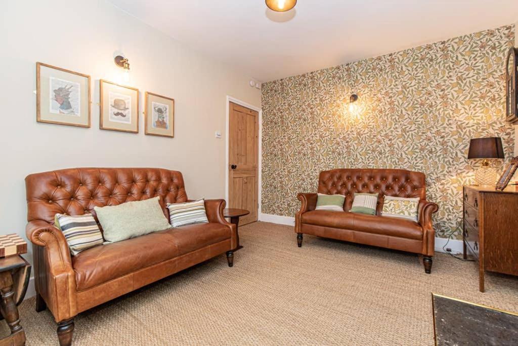 Oxfordshire Living - The Bowler Hat Cottage - 우드스톡 외부 사진