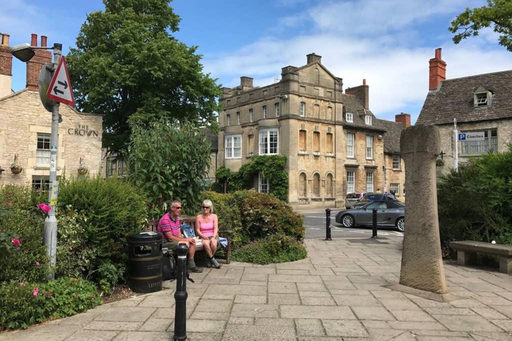 Oxfordshire Living - The Bowler Hat Cottage - 우드스톡 외부 사진