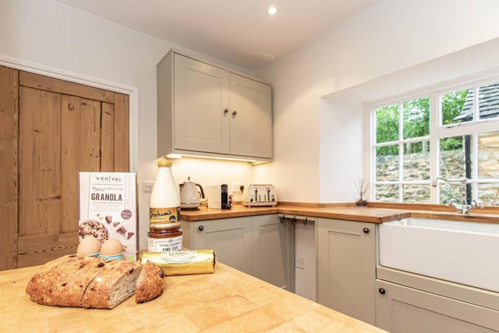 Oxfordshire Living - The Bowler Hat Cottage - 우드스톡 외부 사진